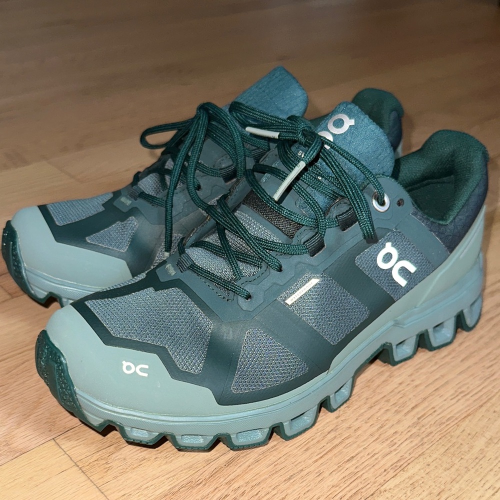 On Cloud Juniper Sea color Trail Shoes